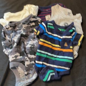 5 onesies Boy Clothes 3 Months Gap, etc.